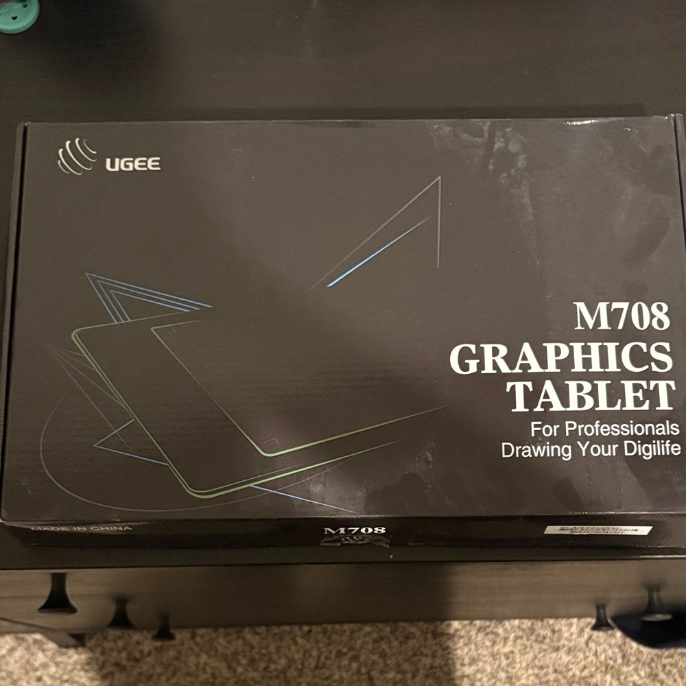 UGEE M708 professional graphics drawing tablet